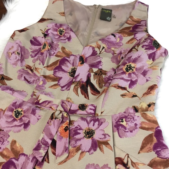 🆕 Floral Fit and Flare Dress with Pockets - Picture 4 of 6